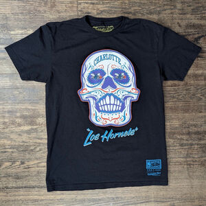 Charlotte Hornets Los Hornets Sugar Skull Shirt Mitchell & Ness NBA Large Black